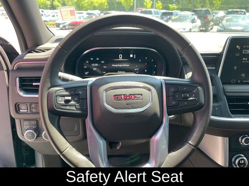 Used 2023 GMC Yukon SLT image 16