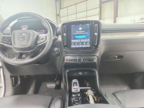 Used 2024 Volvo XC40 B5 Plus AWD/4WD image 28
