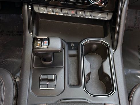 Used 2022 GMC Sierra 1500 AT4 w/ AT4 Premium Package AWD/4WD image 44