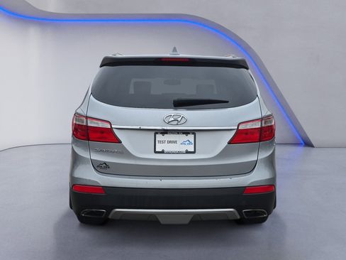 Used 2015 Hyundai Santa Fe GLS image 4
