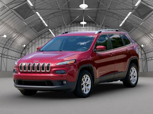 Used 2017 Jeep Cherokee Latitude w/ Comfort & Sound Group AWD/4WD image 6