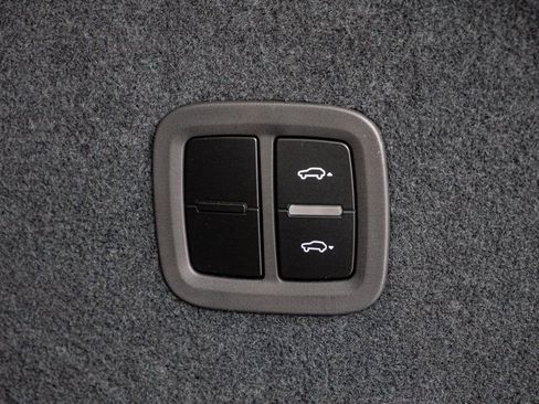 Used 2026 Porsche Cayenne S image 33