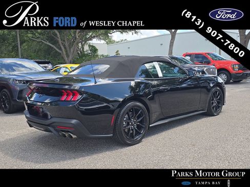 Used 2025 Ford Mustang Premium RWD image 4