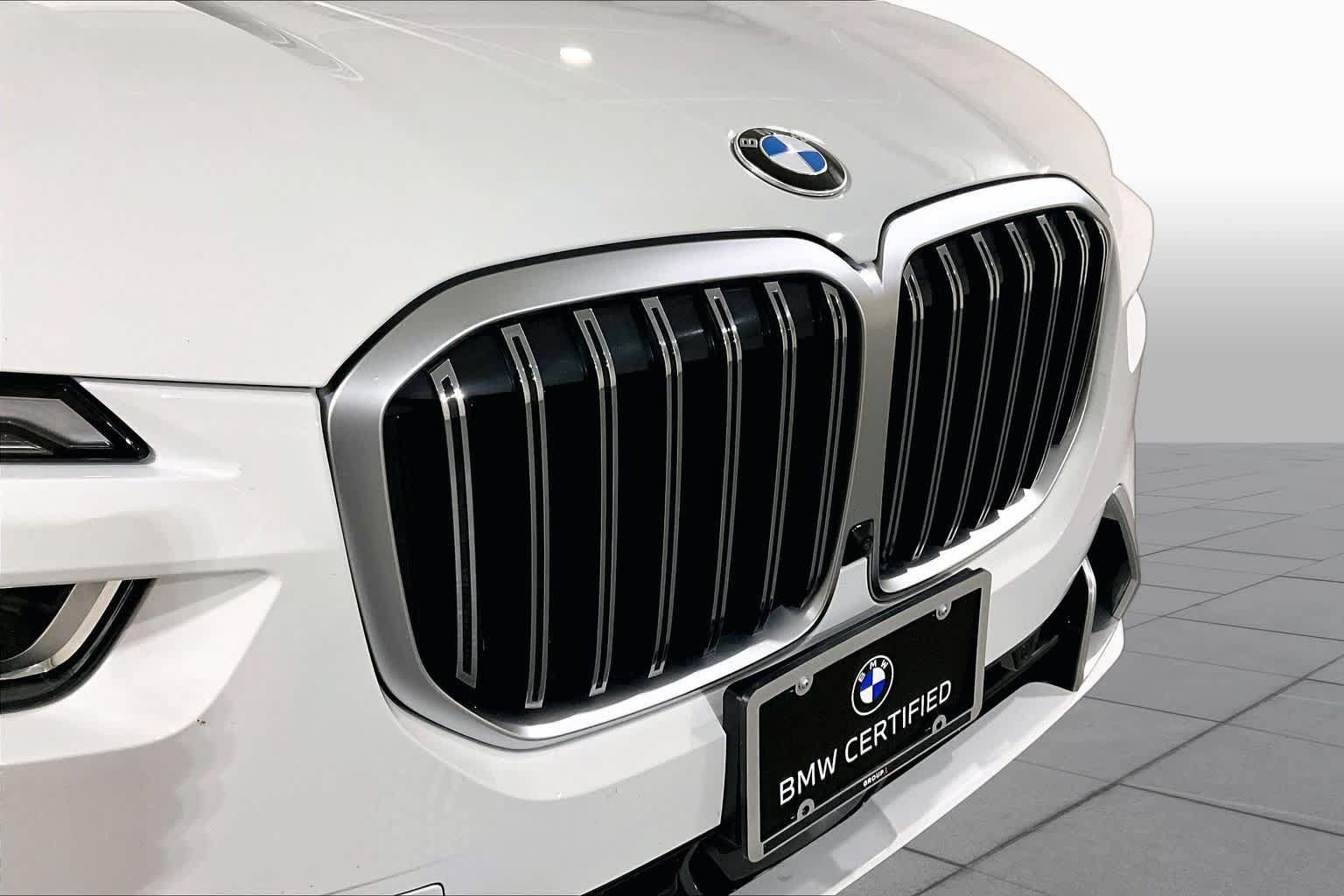 Used 2023 BMW X7 xDrive40i w/ Parking Assistance Package AWD/4WD image 31