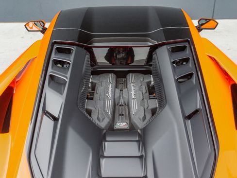 Used 2025 Lamborghini Revuelto Coupe 2D image 50