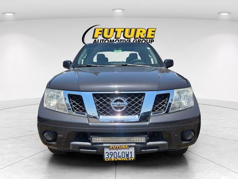 Used 2015 Nissan Frontier SV RWD image 2