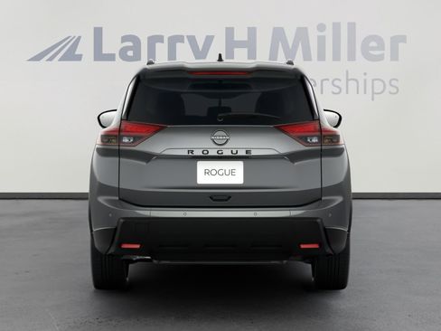 New 2026 Nissan Rogue Dark Armor FWD image 6