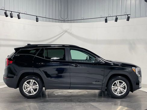 Used 2024 GMC Terrain SLE w/ Driver Convenience Package AWD/4WD image 10