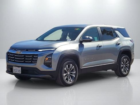 Used 2025 Chevrolet Equinox LT w/ Safety and Technology Package image 8