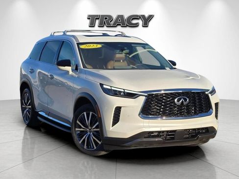 Used 2023 INFINITI QX60 Sensory w/ Cargo Package AWD/4WD image 2
