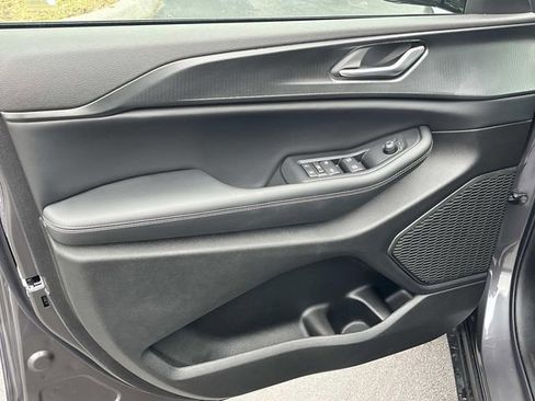 New 2025 Jeep Grand Cherokee image 19