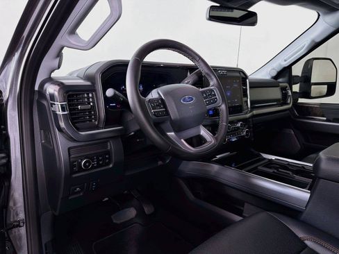 Used 2025 Ford F250 Lariat w/ Lariat Ultimate Package AWD/4WD image 16