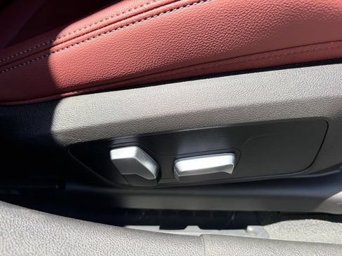 Used 2023 BMW 330i Sedan w/ Premium Package RWD image 11