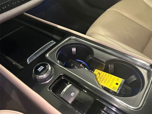 Certified 2021 Lincoln Corsair Reserve w/ Elements Package image 17