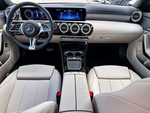 Used 2025 Mercedes-Benz CLA 250 image 20