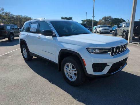 New 2025 Jeep Grand Cherokee Laredo w/ MOPAR Finishing Package image 2