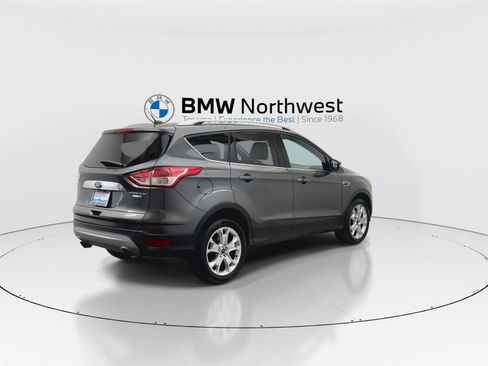 Used 2016 Ford Escape Titanium image 3