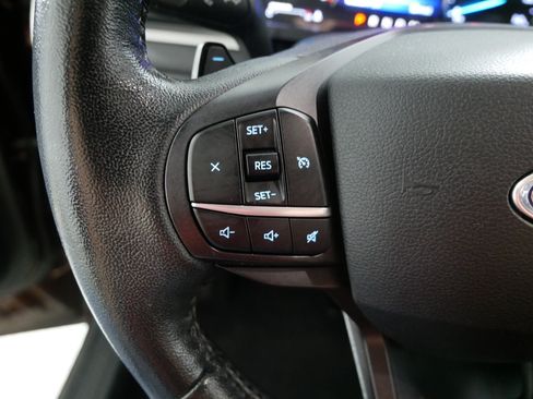 Used 2020 Ford Explorer XLT w/ Equipment Group 202A AWD/4WD image 27