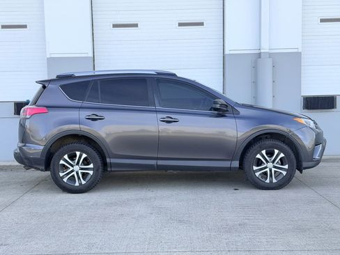 Used 2018 Toyota RAV4 LE w/ All Weather Liner Package AWD/4WD image 6
