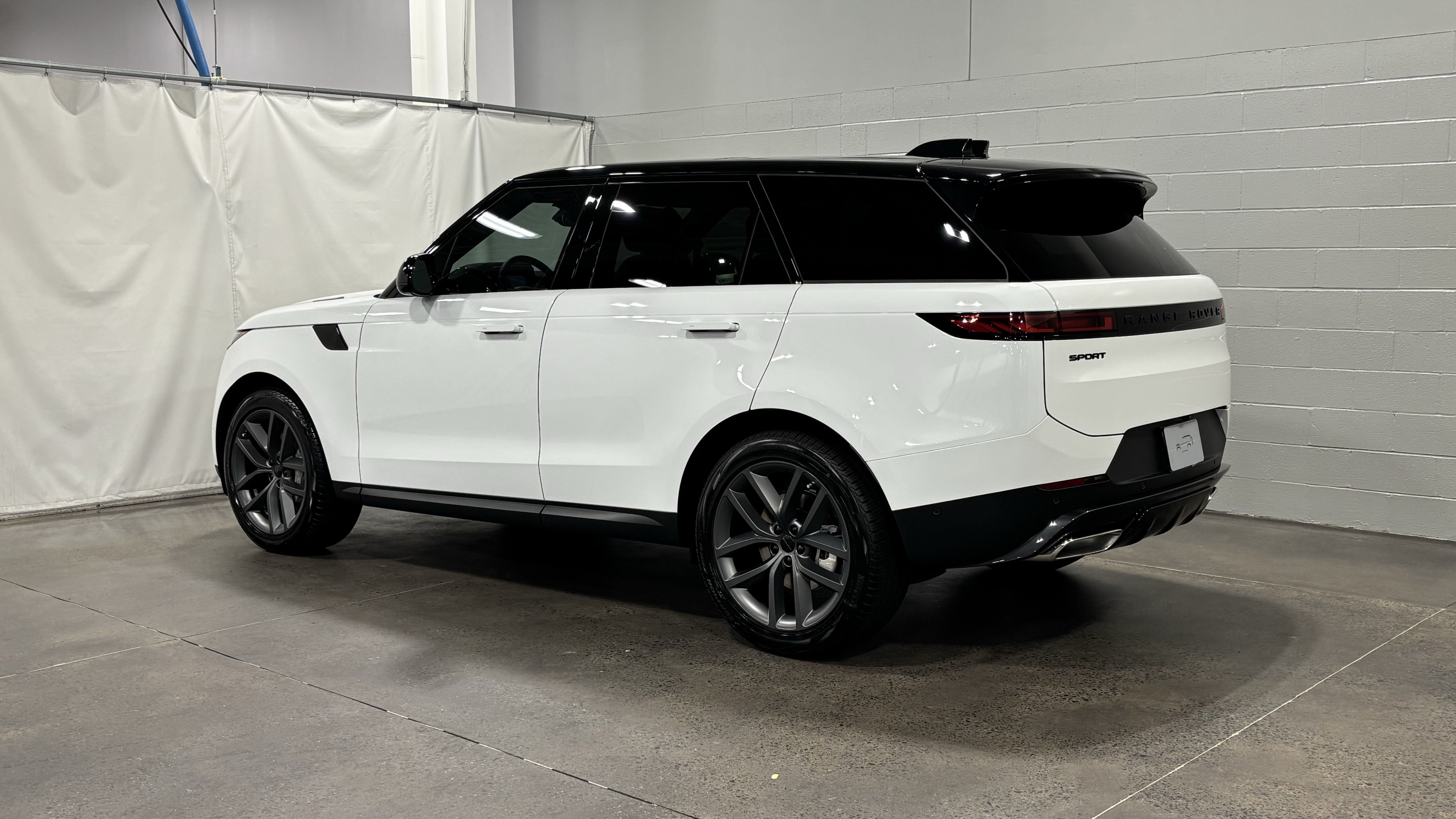 New 2026 Land Rover Range Rover Sport SE AWD/4WD image 12