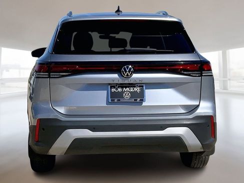 Certified 2025 Volkswagen Tiguan S image 4