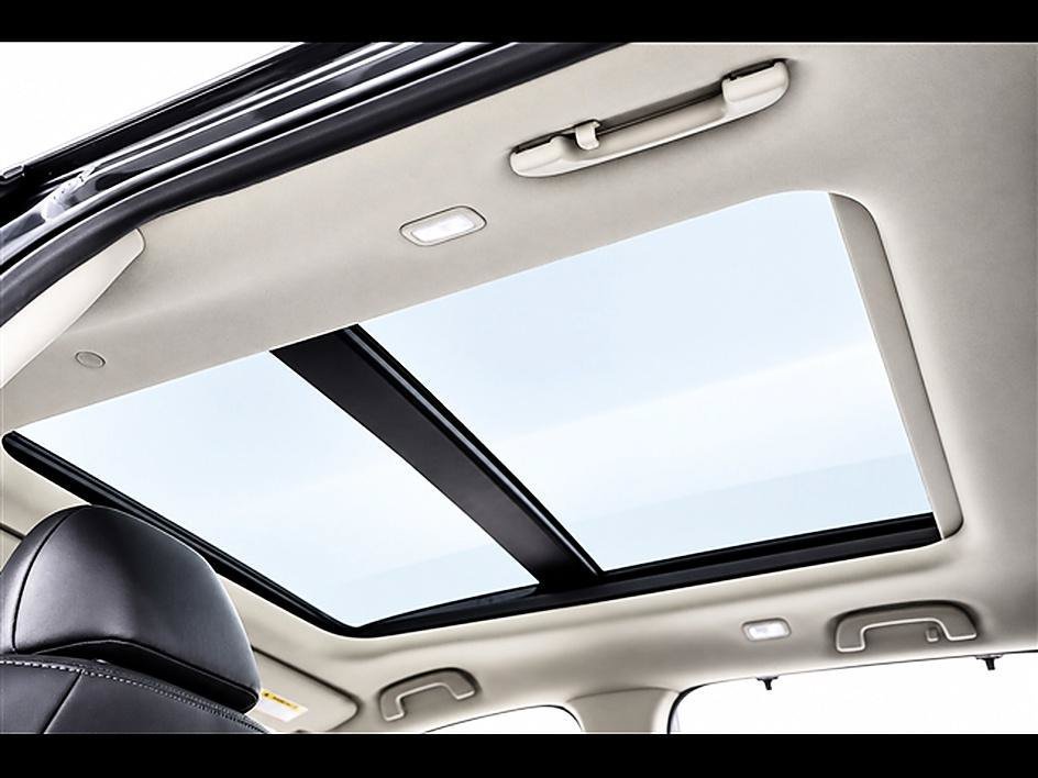 Used 2023 Honda Pilot Touring image 4