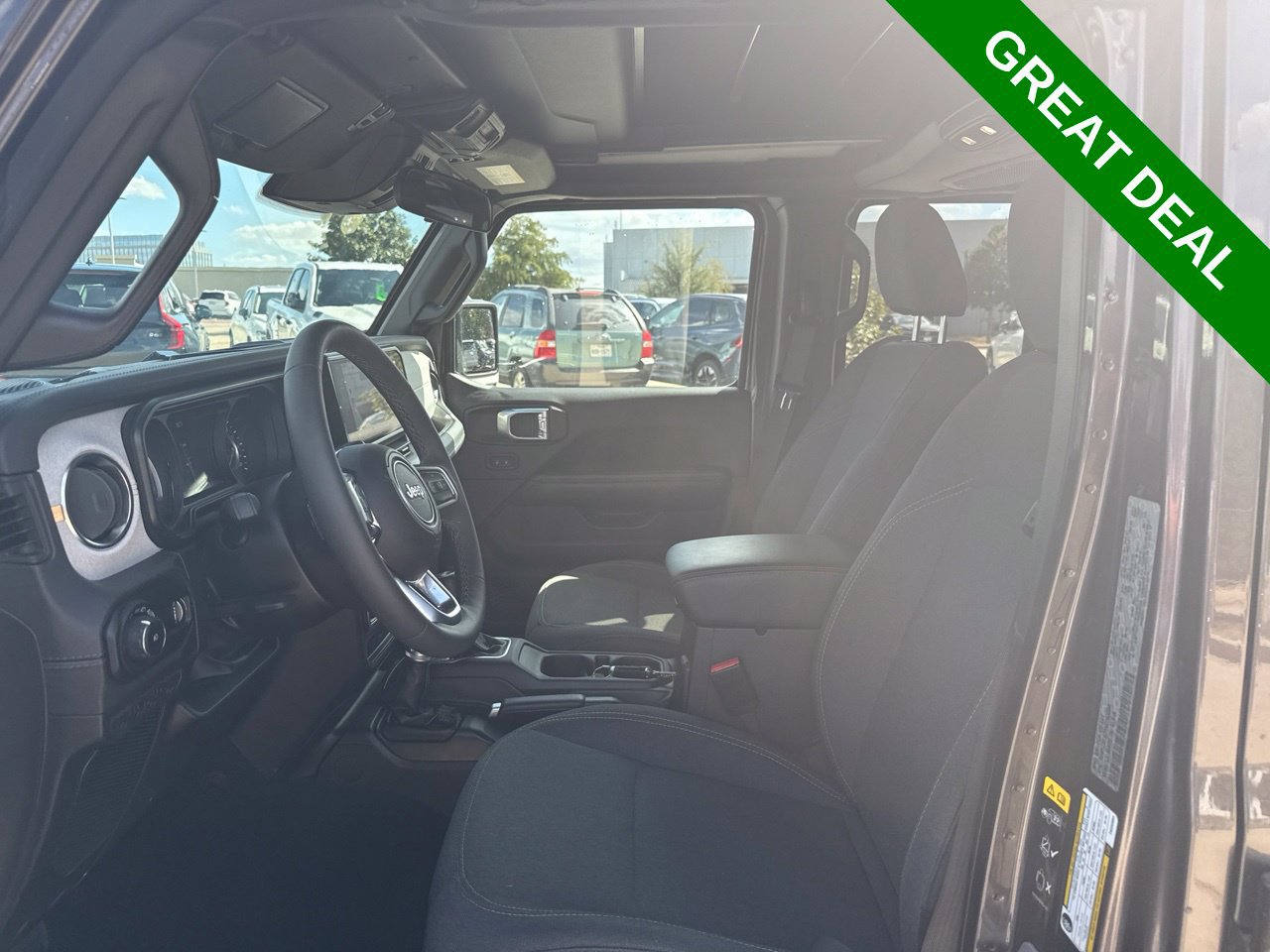 Used 2026 Jeep Wrangler Unlimited Sahara AWD/4WD image 15