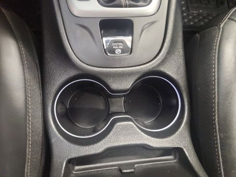 Used 2018 Jeep Cherokee Latitude Plus w/ Comfort/Convenience Group image 19