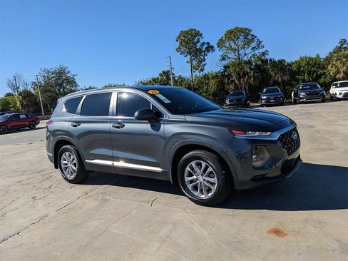 Used 2020 Hyundai Santa Fe SE image 2