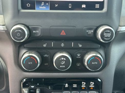 Used 2022 RAM 1500 Big Horn AWD/4WD image 17