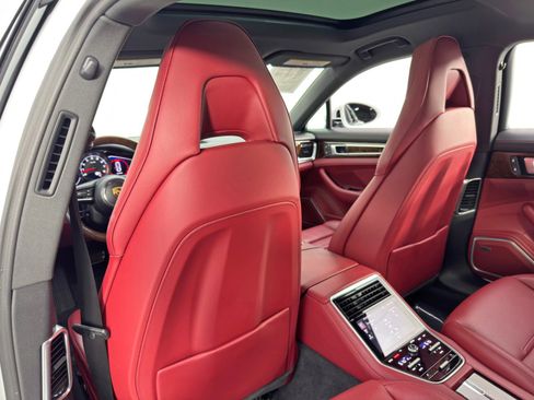 Used 2022 Porsche Panamera 4S w/ Premium Package image 42