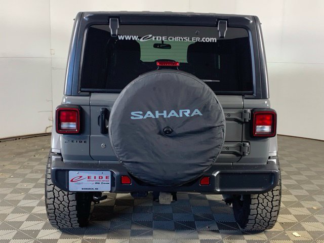 Used 2019 Jeep Wrangler Unlimited Sahara w/ Cold Weather Group AWD/4WD image 11