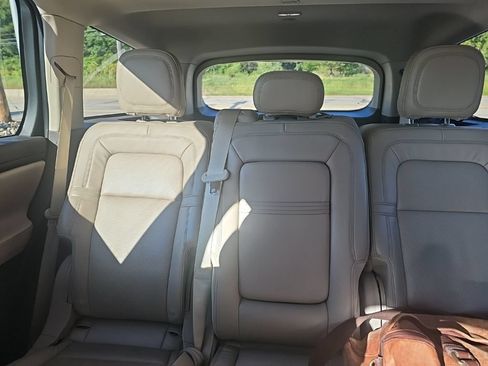 Used 2020 Lincoln Aviator Reserve w/ Equipment Group 201A AWD/4WD image 9