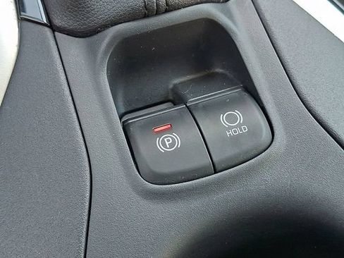 Used 2024 Toyota Corolla Cross L FWD image 22