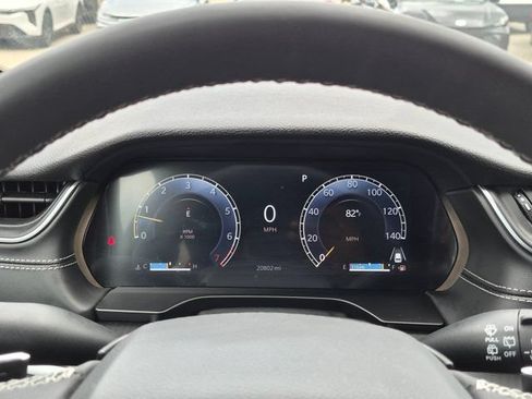 Used 2025 Jeep Grand Cherokee Altitude AWD/4WD image 17