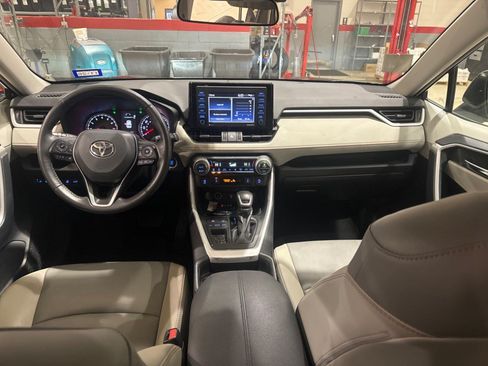 Certified 2021 Toyota RAV4 XLE Premium FWD image 39