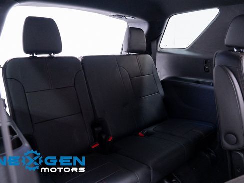 Used 2023 Chevrolet Traverse RS w/ LPO, Floor Liner Package image 47