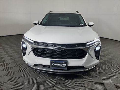New 2026 Chevrolet Trax LT w/ LPO, Blackout Package FWD image 9