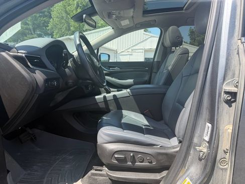 Used 2021 Buick Enclave Premium w/ Sun and Sites Package AWD/4WD image 5