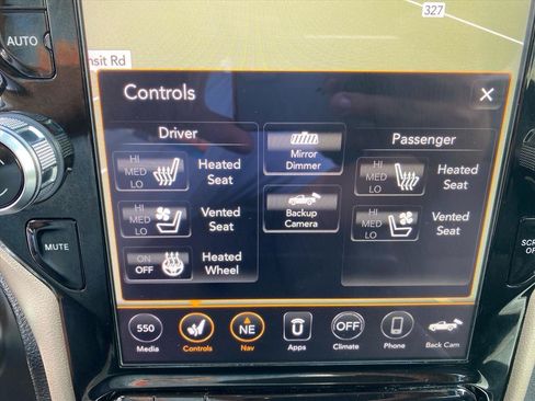 Used 2019 RAM 1500 Laramie AWD/4WD image 14