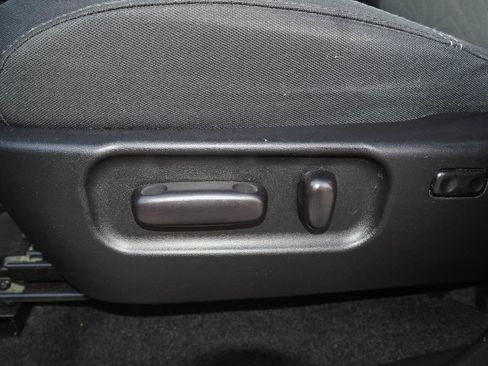 Used 2020 Toyota Tacoma TRD Sport AWD/4WD image 31