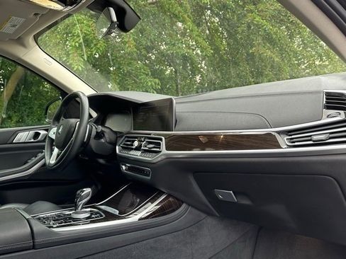 Used 2019 BMW X7 xDrive40i w/ Cold Weather Package image 24