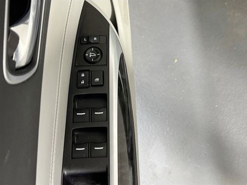 Used 2018 Acura TLX w/ Technology Package FWD image 18