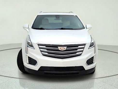 Used 2017 Cadillac XT5 Luxury w/ Driver Awareness Package FWD image 3