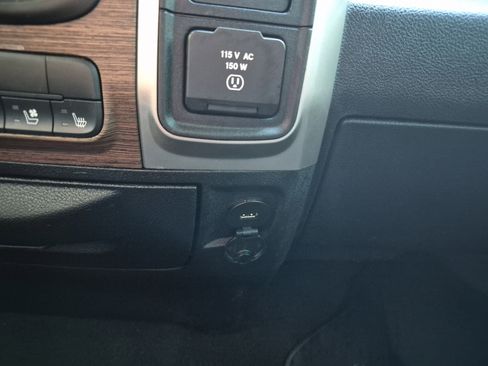 Used 2018 RAM 1500 Laramie image 32