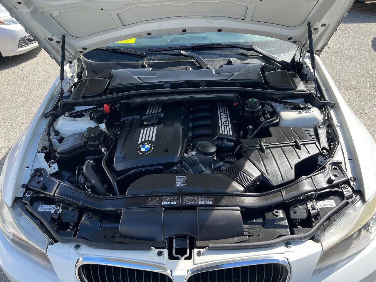 Used 2011 BMW 328i Sedan RWD image 26