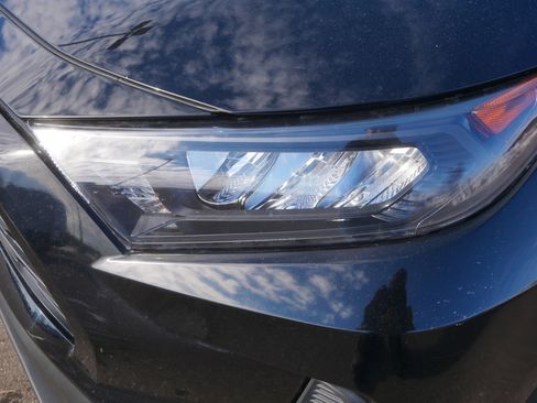 Used 2019 Toyota RAV4 LE image 15