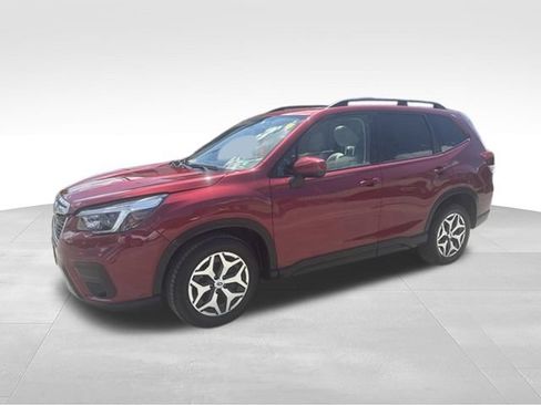 Used 2021 Subaru Forester Premium AWD/4WD image 3