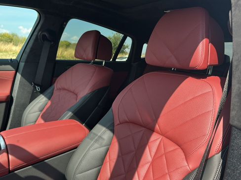 New 2026 BMW X6 xDrive40i w/ Climate Comfort Package image 11