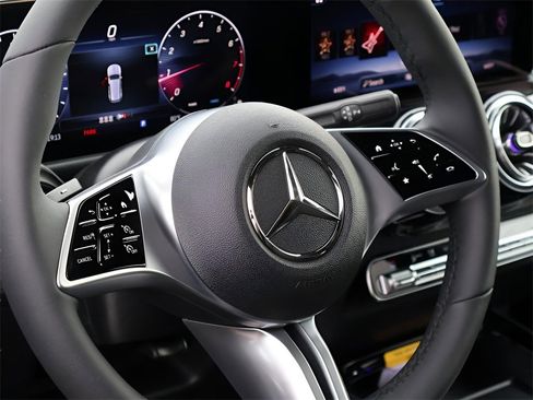 New 2025 Mercedes-Benz GLB 250 4MATIC image 20